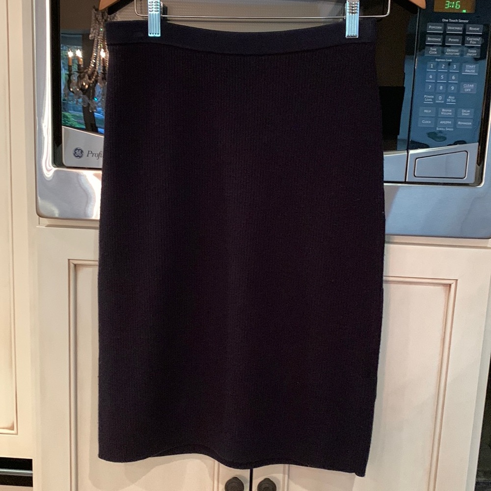 Navy REISS knit pencil/slim fit skirt - 26” Length-just below the knees
